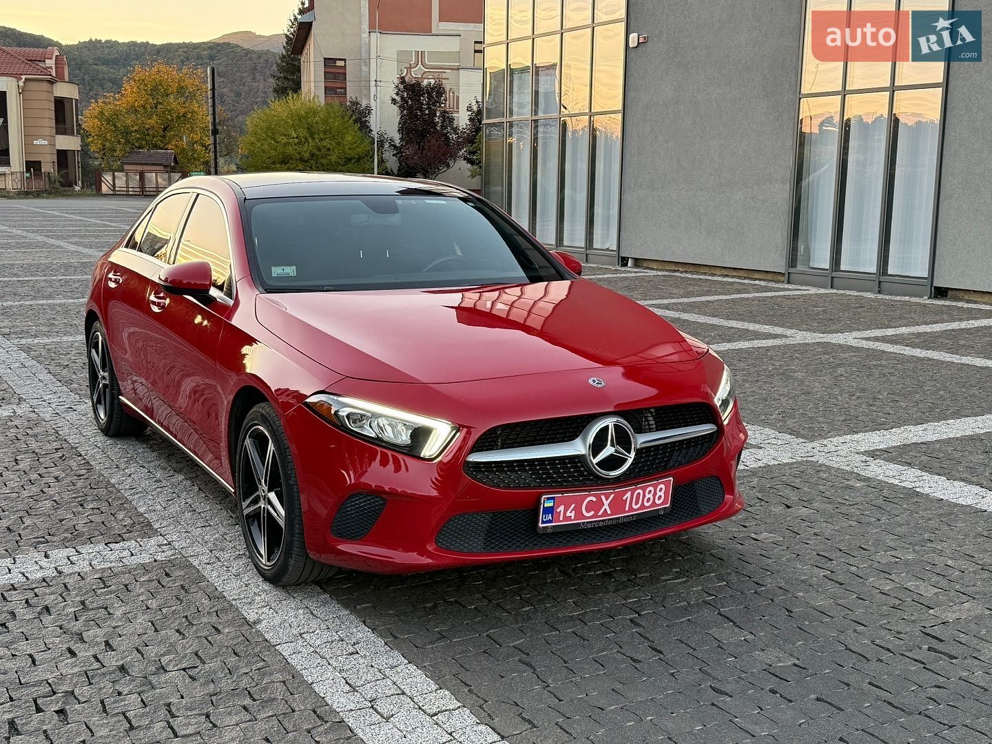 Mercedes-Benz A-Class 2019 VIN WDD3G4FB7KW020504 фото оголошення 4 з 21