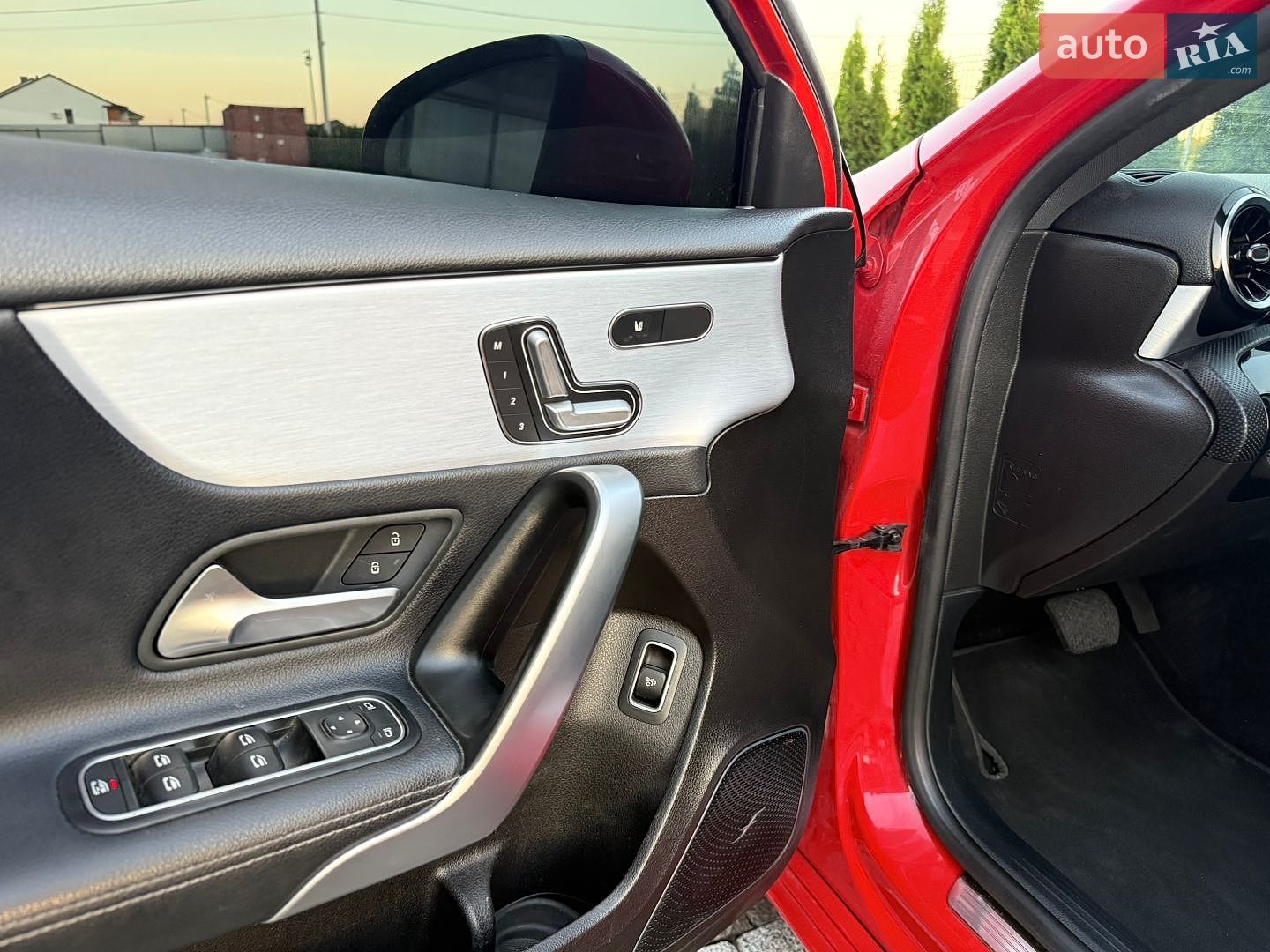 Mercedes-Benz A-Class 2019 VIN WDD3G4FB7KW020504 фото оголошення 11 з 21
