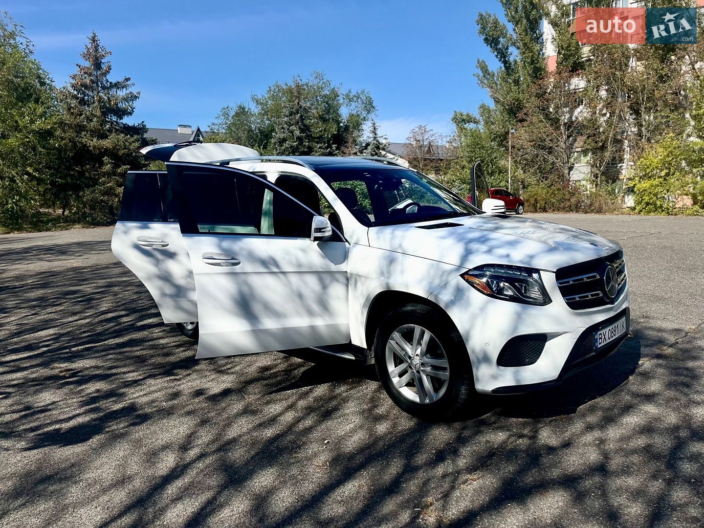 Mercedes-Benz GLS-Class 2017 VIN 4JGDF6EE6HA917663 фото оголошення 32 з 79