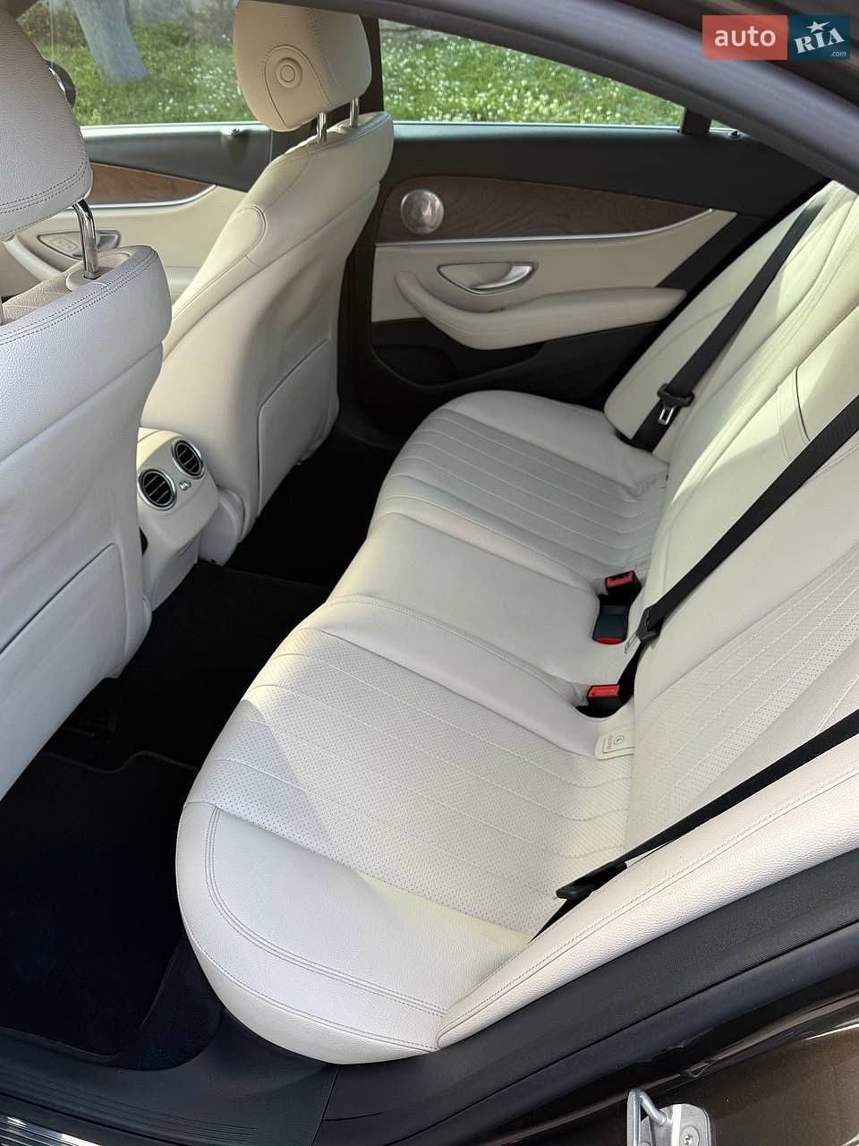 Mercedes-Benz E-Class 2016 VIN WDDZF4JBXHA120235 фото оголошення 7 з 9