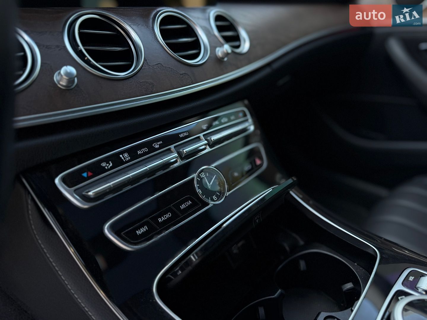 Mercedes-Benz E-Class 2020 VIN W1KZF0FB0LA844381 фото оголошення 17 з 33