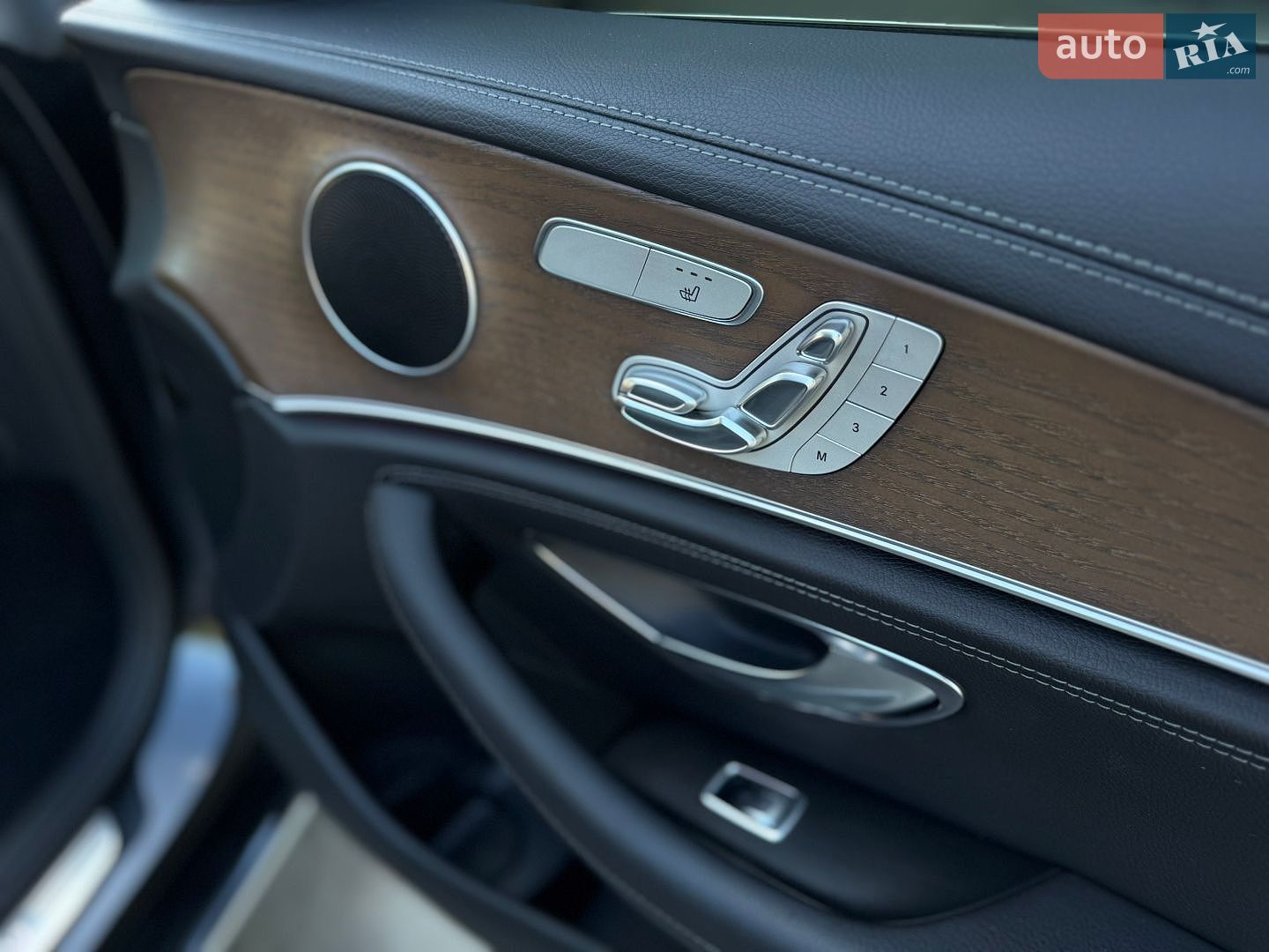 Mercedes-Benz E-Class 2020 VIN W1KZF0FB0LA844381 фото оголошення 19 з 33