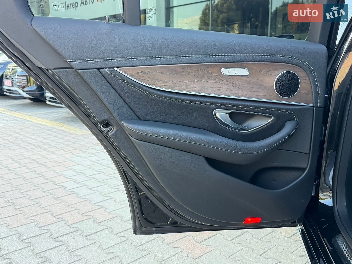 Mercedes-Benz E-Class 2020 VIN W1KZF0FB0LA844381 фото оголошення 24 з 33
