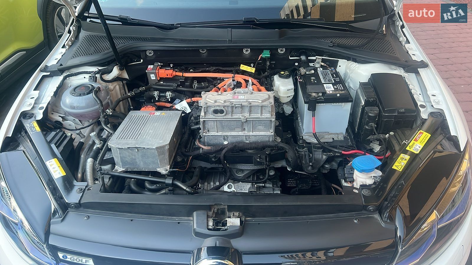 Volkswagen e-Golf 2020 VIN WVWZZZAUZLW919300 фото оголошення 11 з 34