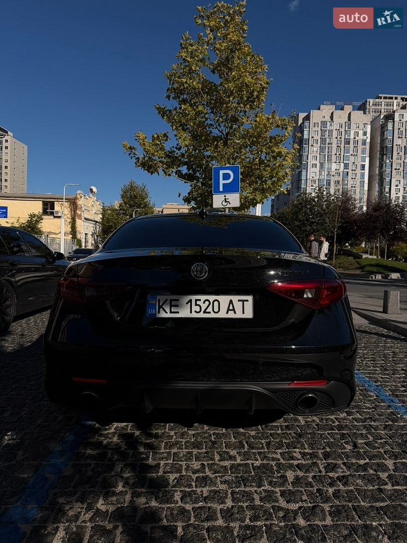 Alfa Romeo Giulia 2017 VIN ZARFAEDNXJ7566210 фото оголошення 2 з 7