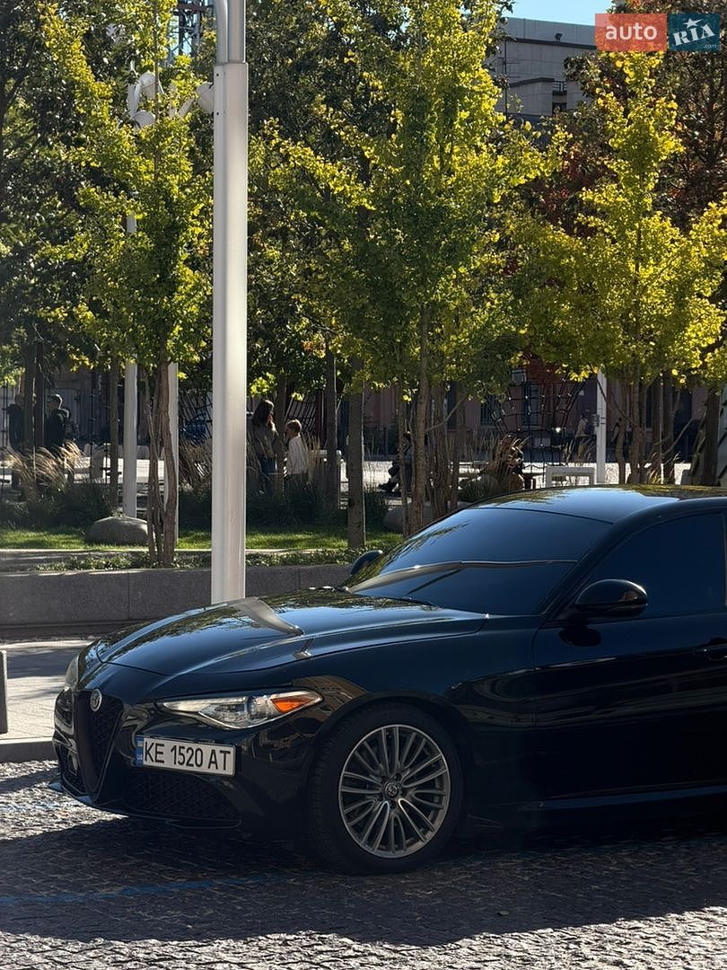 Alfa Romeo Giulia 2017 VIN ZARFAEDNXJ7566210 фото оголошення 4 з 7
