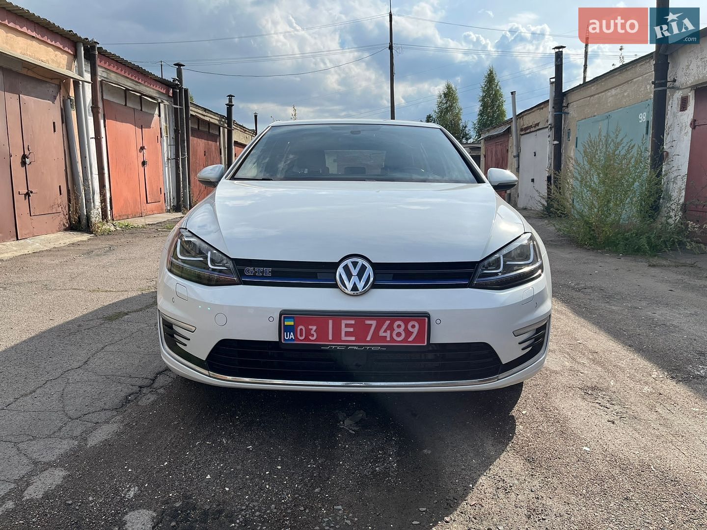 Volkswagen Golf GTE 2015 VIN WVWZZZAUZFW809192 фото оголошення 2 з 26
