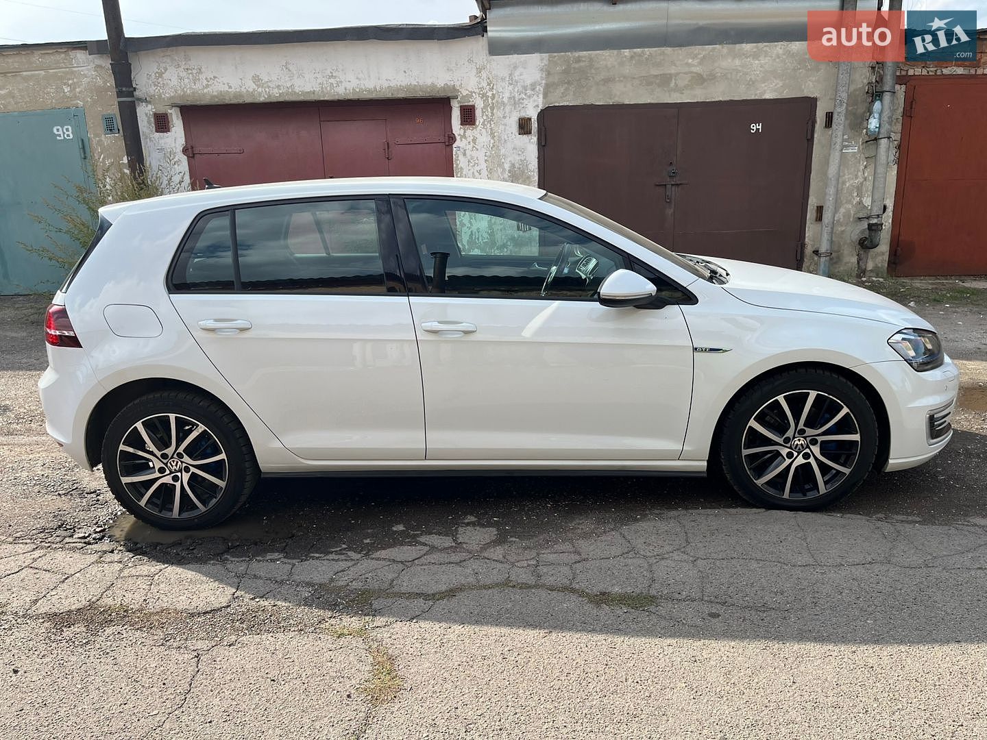Volkswagen Golf GTE 2015 VIN WVWZZZAUZFW809192 фото оголошення 4 з 26