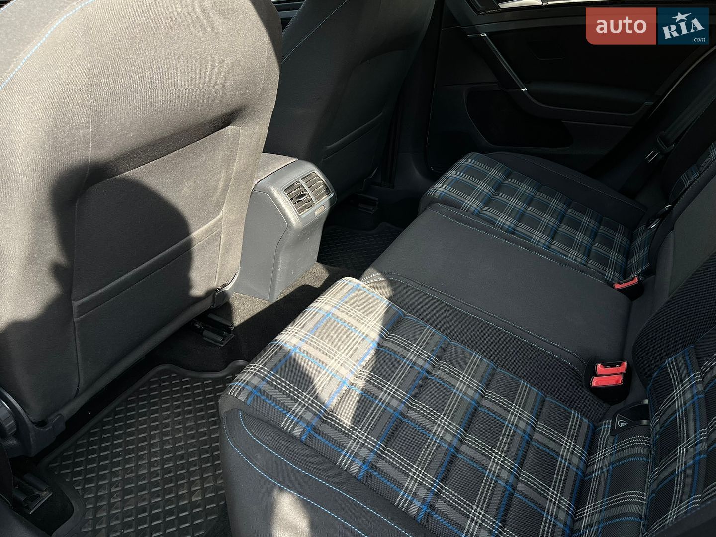 Volkswagen Golf GTE 2015 VIN WVWZZZAUZFW809192 фото оголошення 13 з 26
