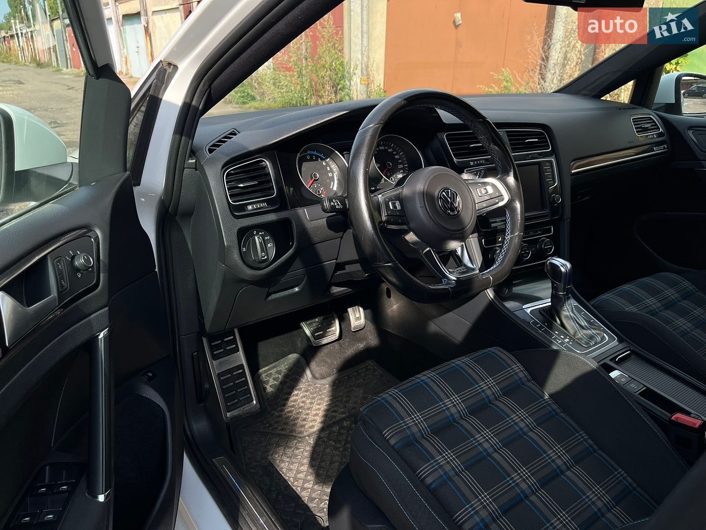 Volkswagen Golf GTE 2015 VIN WVWZZZAUZFW809192 фото оголошення 10 з 26