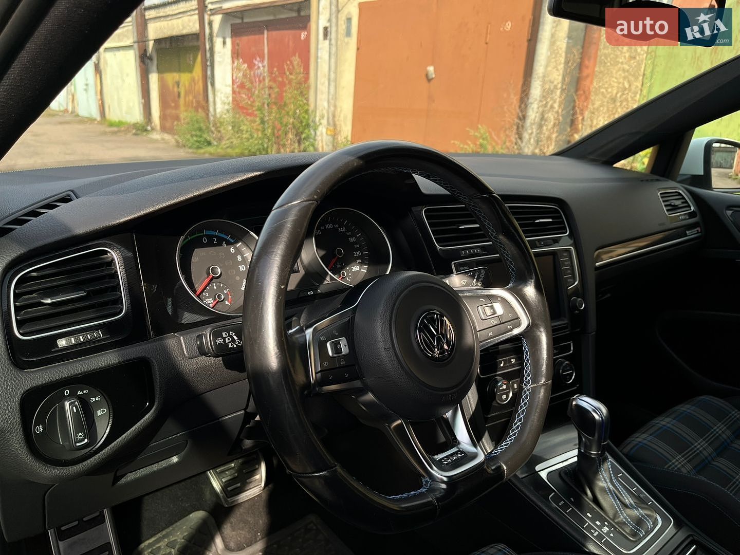 Volkswagen Golf GTE 2015 VIN WVWZZZAUZFW809192 фото оголошення 11 з 26
