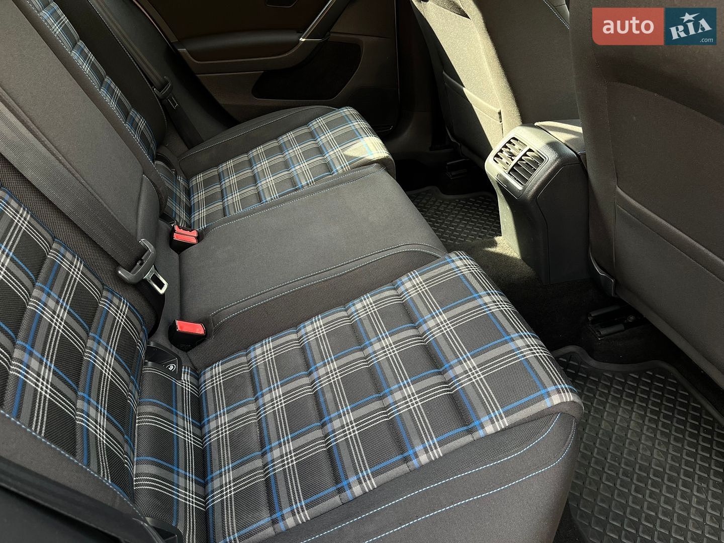 Volkswagen Golf GTE 2015 VIN WVWZZZAUZFW809192 фото оголошення 15 з 26