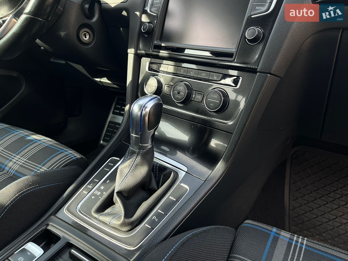 Volkswagen Golf GTE 2015 VIN WVWZZZAUZFW809192 фото оголошення 19 з 26