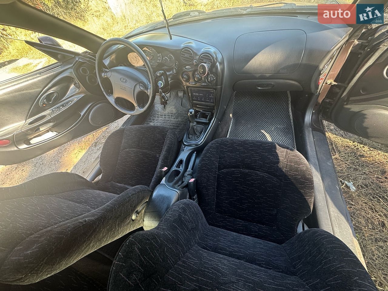 Hyundai Coupe 1997 VIN KMHJG31FPWU083698 фото оголошення 8 з 15