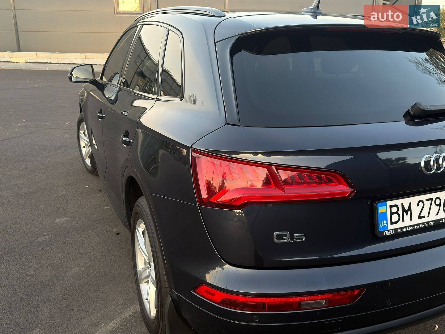 Audi Q5 2018 VIN WAUZZZFY6J2225301 фото оголошення 5 з 40