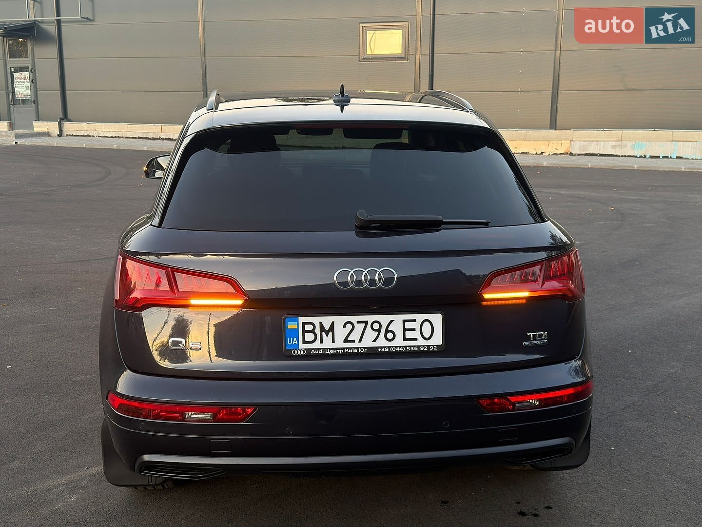 Audi Q5 2018 VIN WAUZZZFY6J2225301 фото оголошення 19 з 40
