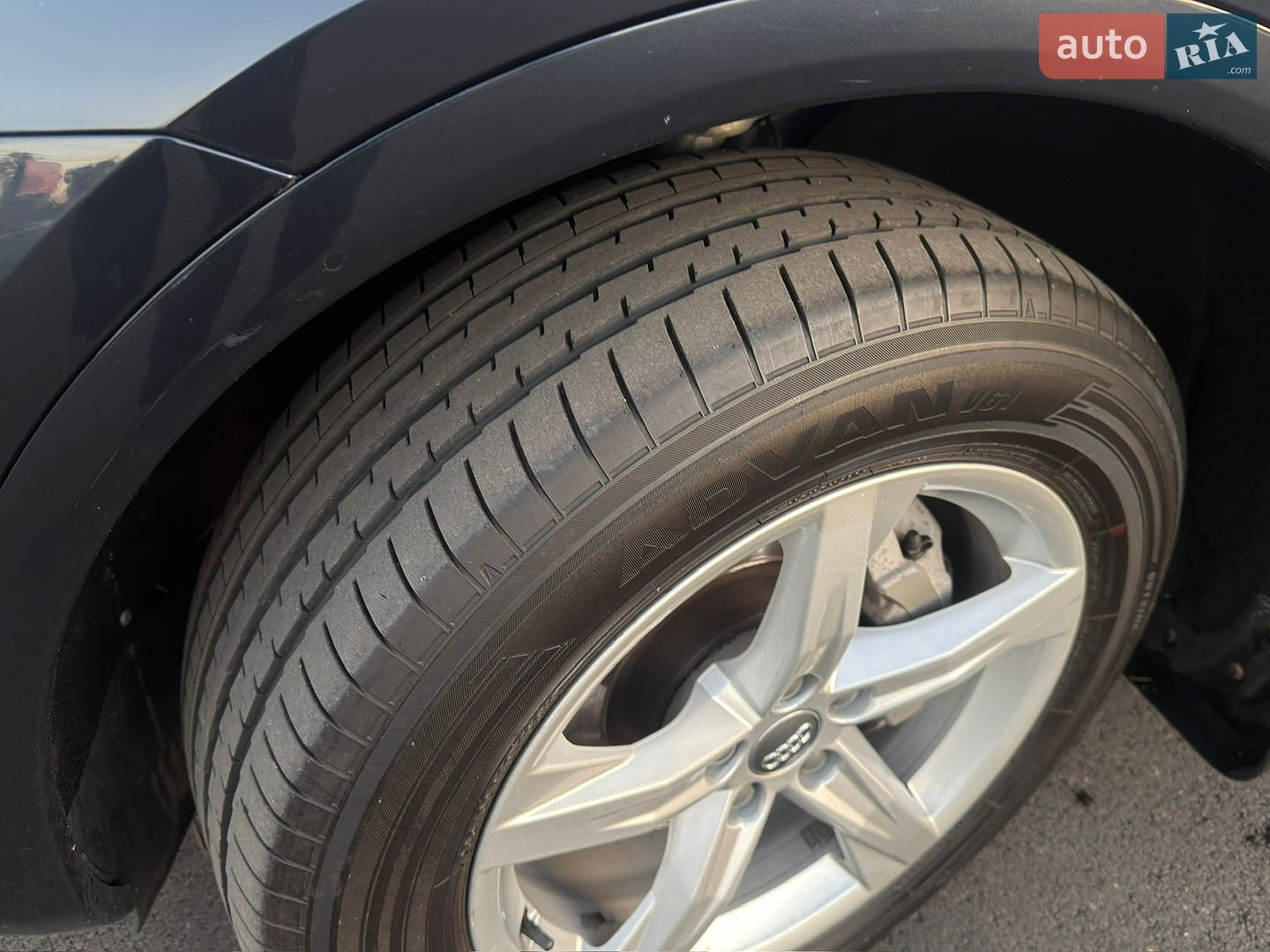 Audi Q5 2018 VIN WAUZZZFY6J2225301 фото оголошення 18 з 53