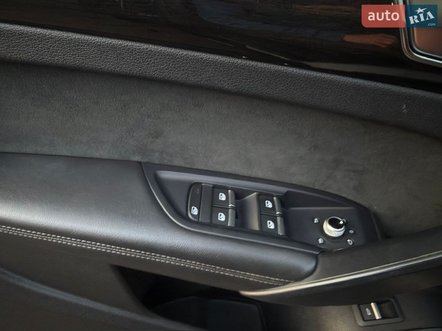 Audi Q5 2018 VIN WAUZZZFY6J2225301 фото оголошення 35 з 53
