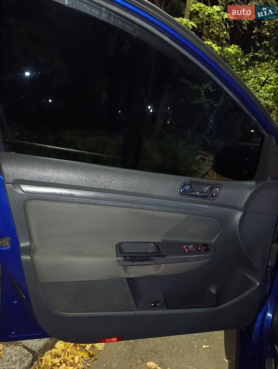 Volkswagen Golf 2004 VIN WVWZZZ1KZ5W134002 фото оголошення 8 з 47