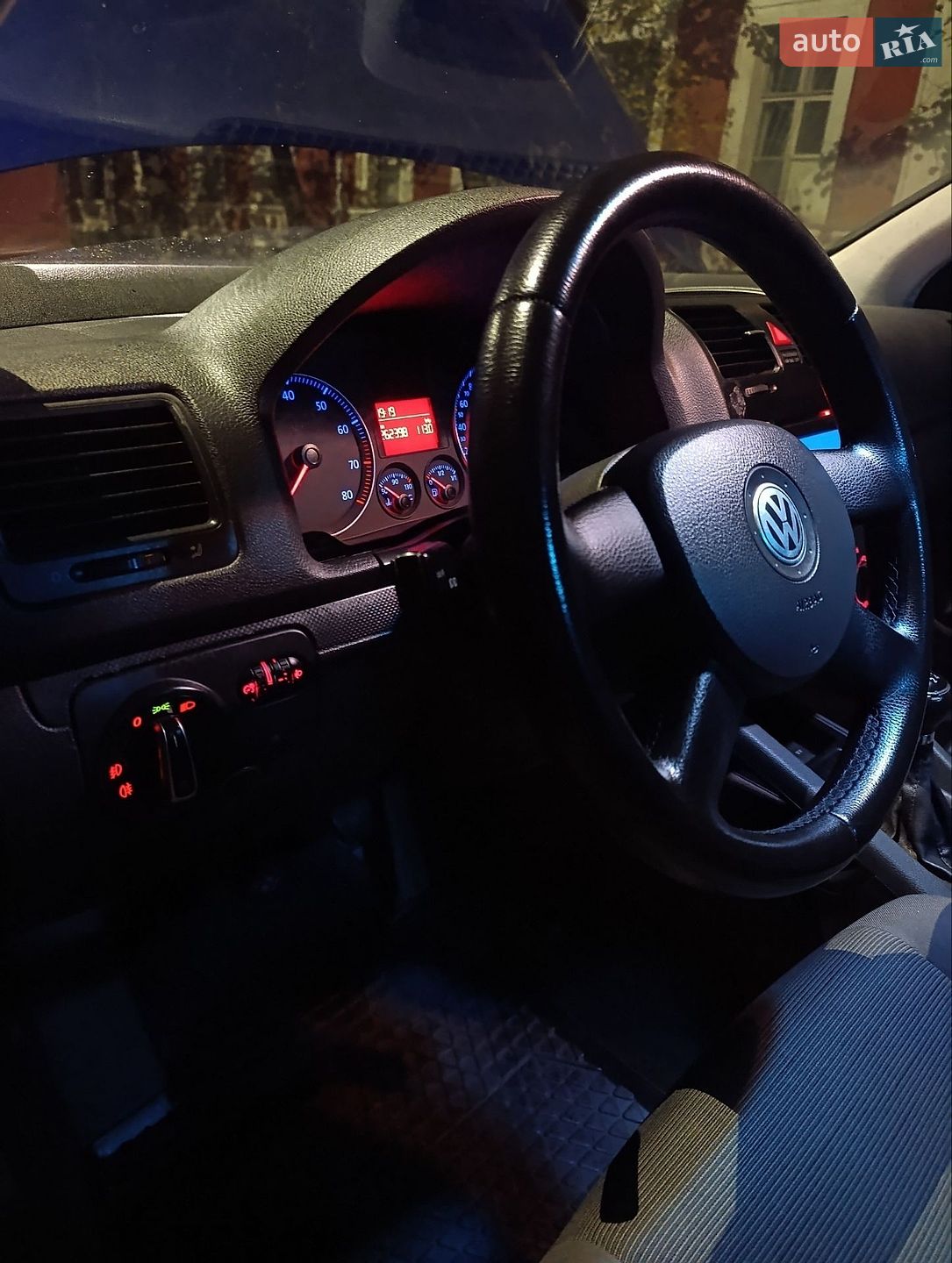 Volkswagen Golf 2004 VIN WVWZZZ1KZ5W134002 фото оголошення 11 з 47
