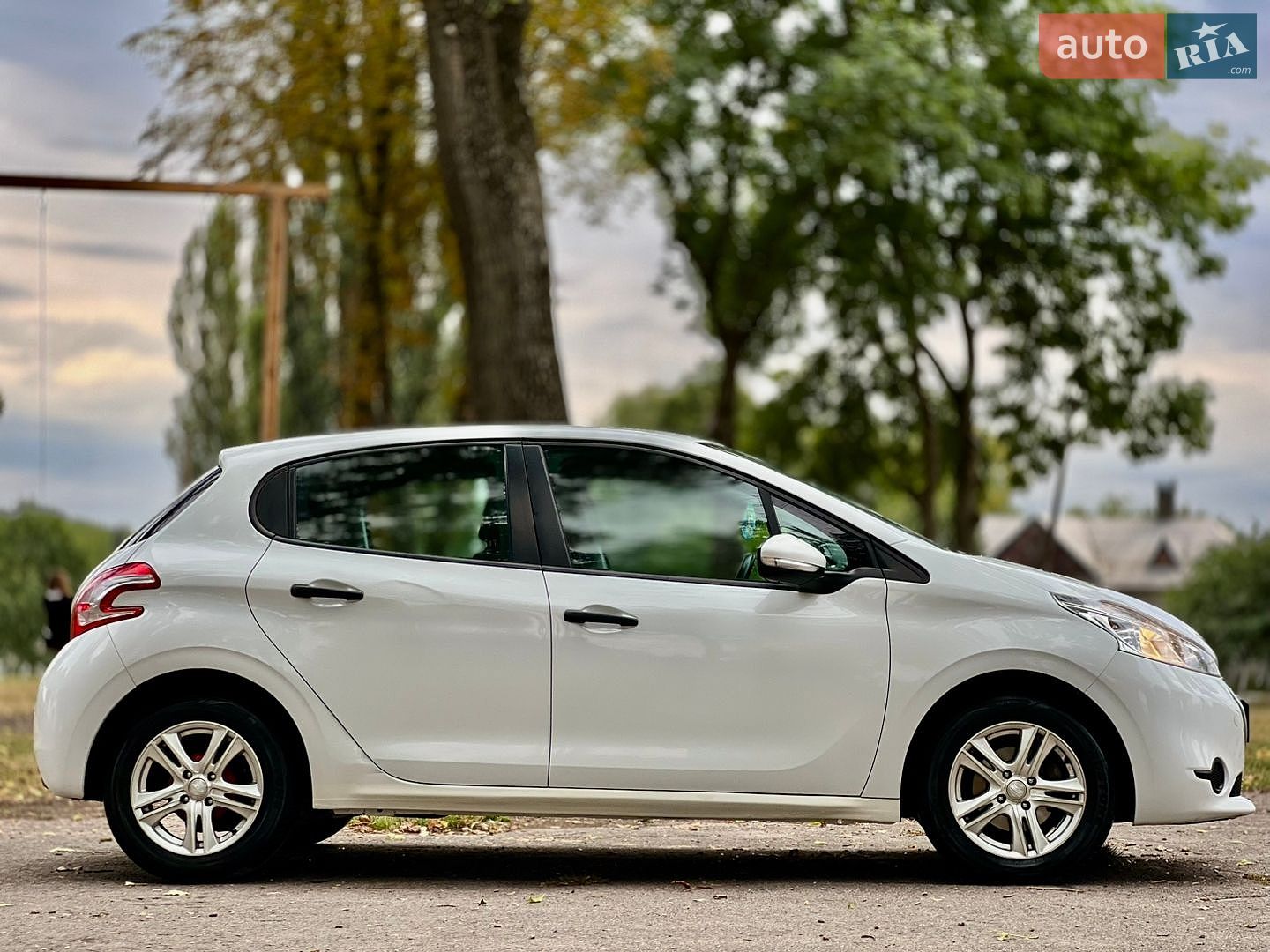 Peugeot 208 2013 VIN VF3CCZMZ0DT117176 фото оголошення 11 з 54