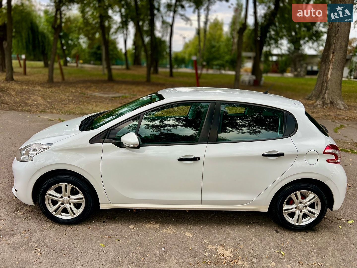 Peugeot 208 2013 VIN VF3CCZMZ0DT117176 фото оголошення 14 з 54