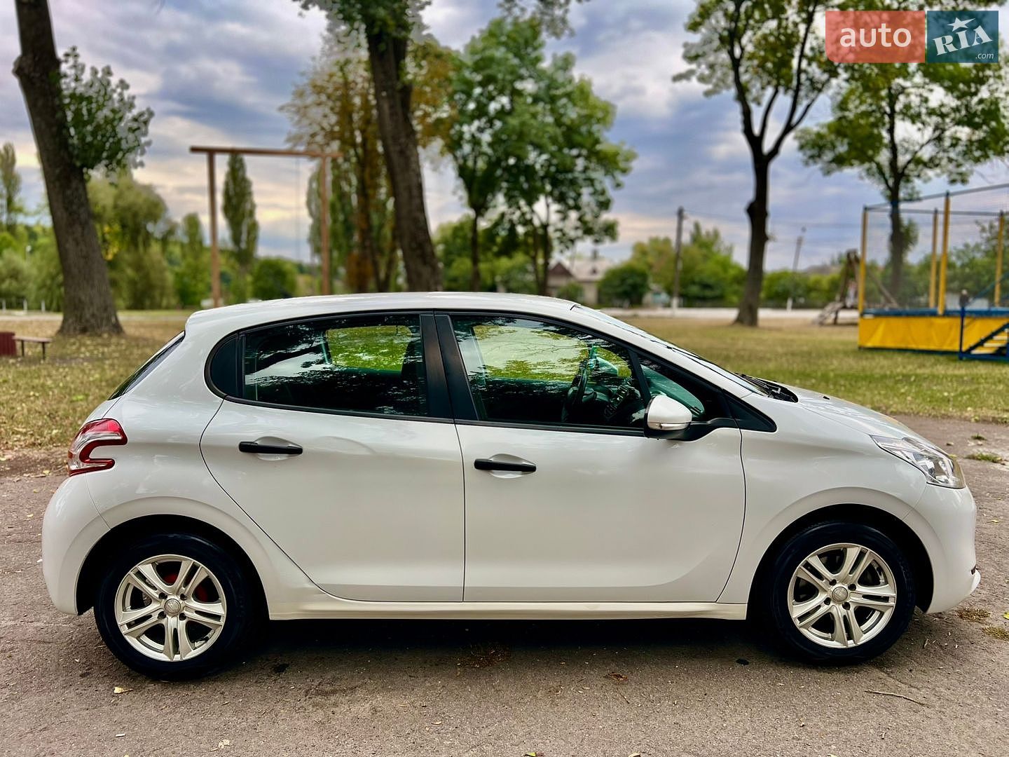 Peugeot 208 2013 VIN VF3CCZMZ0DT117176 фото оголошення 18 з 54