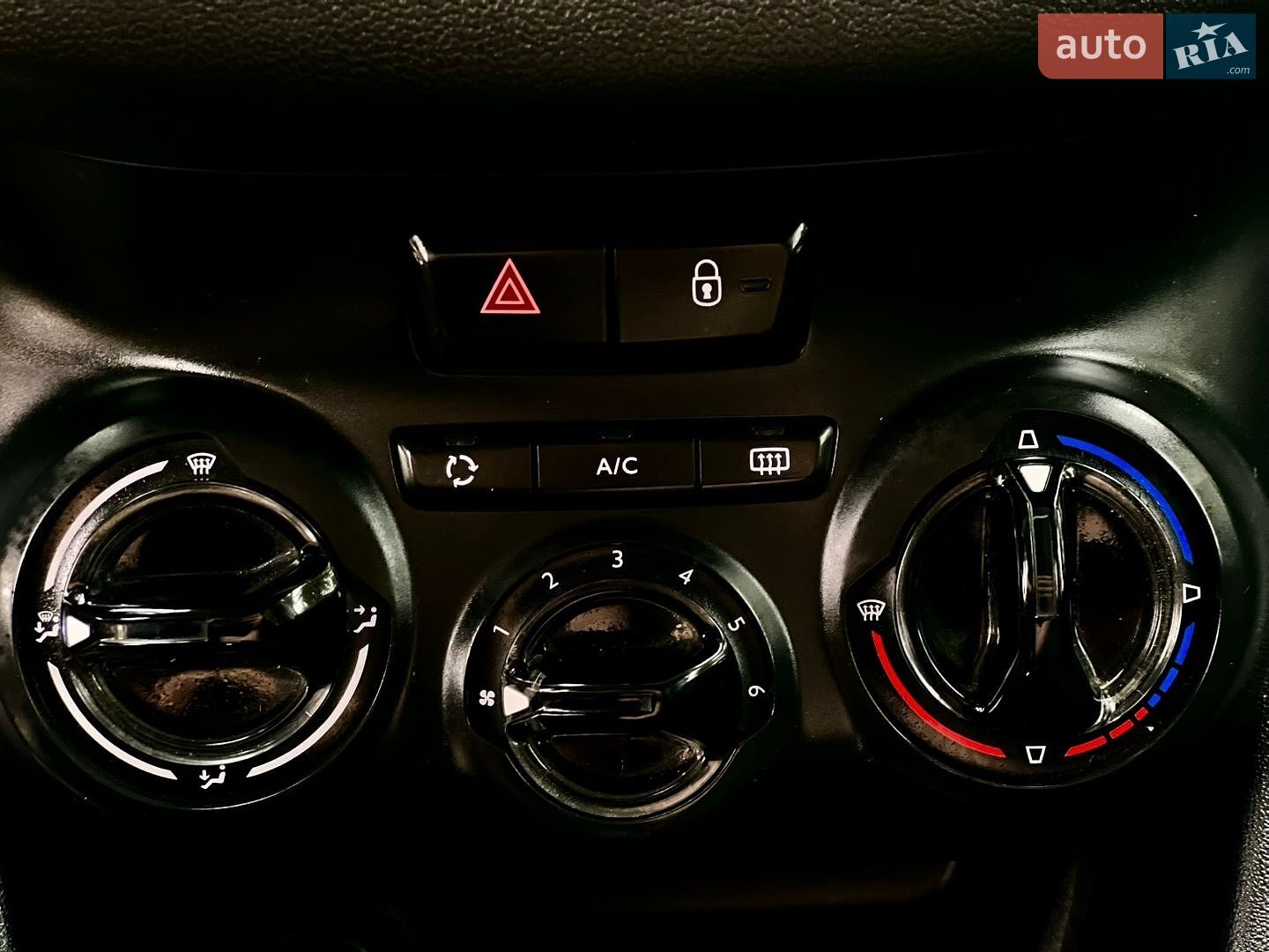 Peugeot 208 2013 VIN VF3CCZMZ0DT117176 фото оголошення 34 з 54