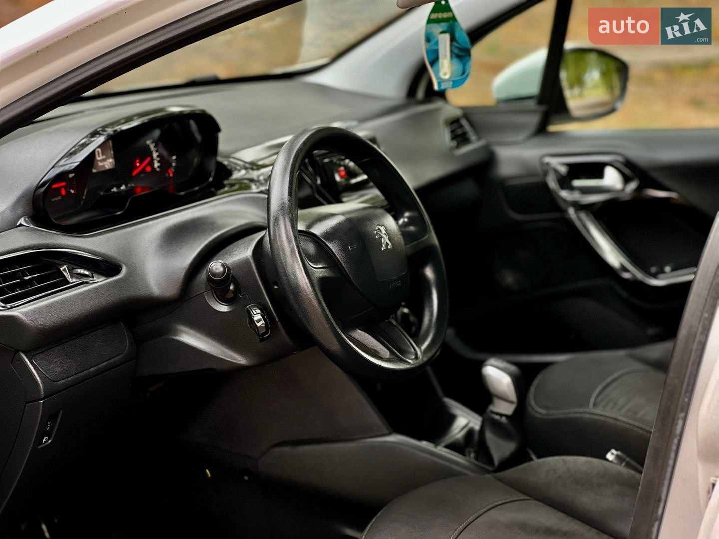 Peugeot 208 2013 VIN VF3CCZMZ0DT117176 фото оголошення 36 з 54