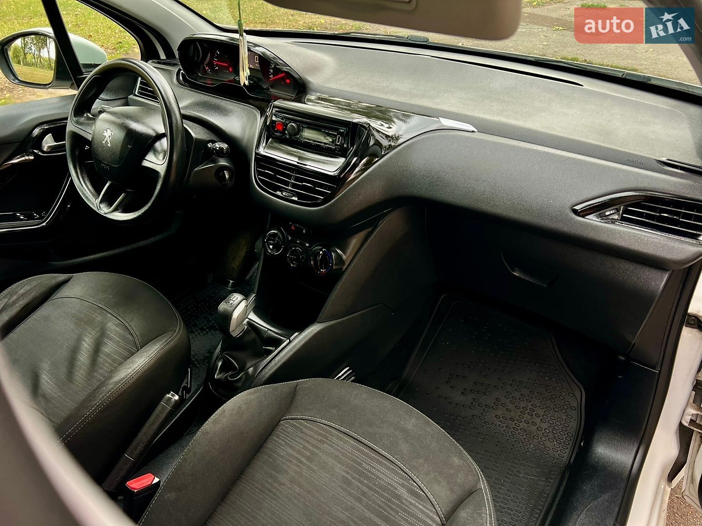 Peugeot 208 2013 VIN VF3CCZMZ0DT117176 фото оголошення 46 з 54