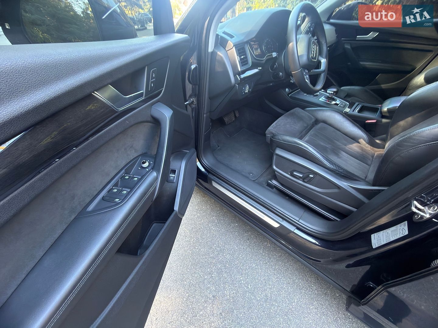 Audi Q5 2018 VIN WAUZZZFY6J2225301 фото оголошення 50 з 53