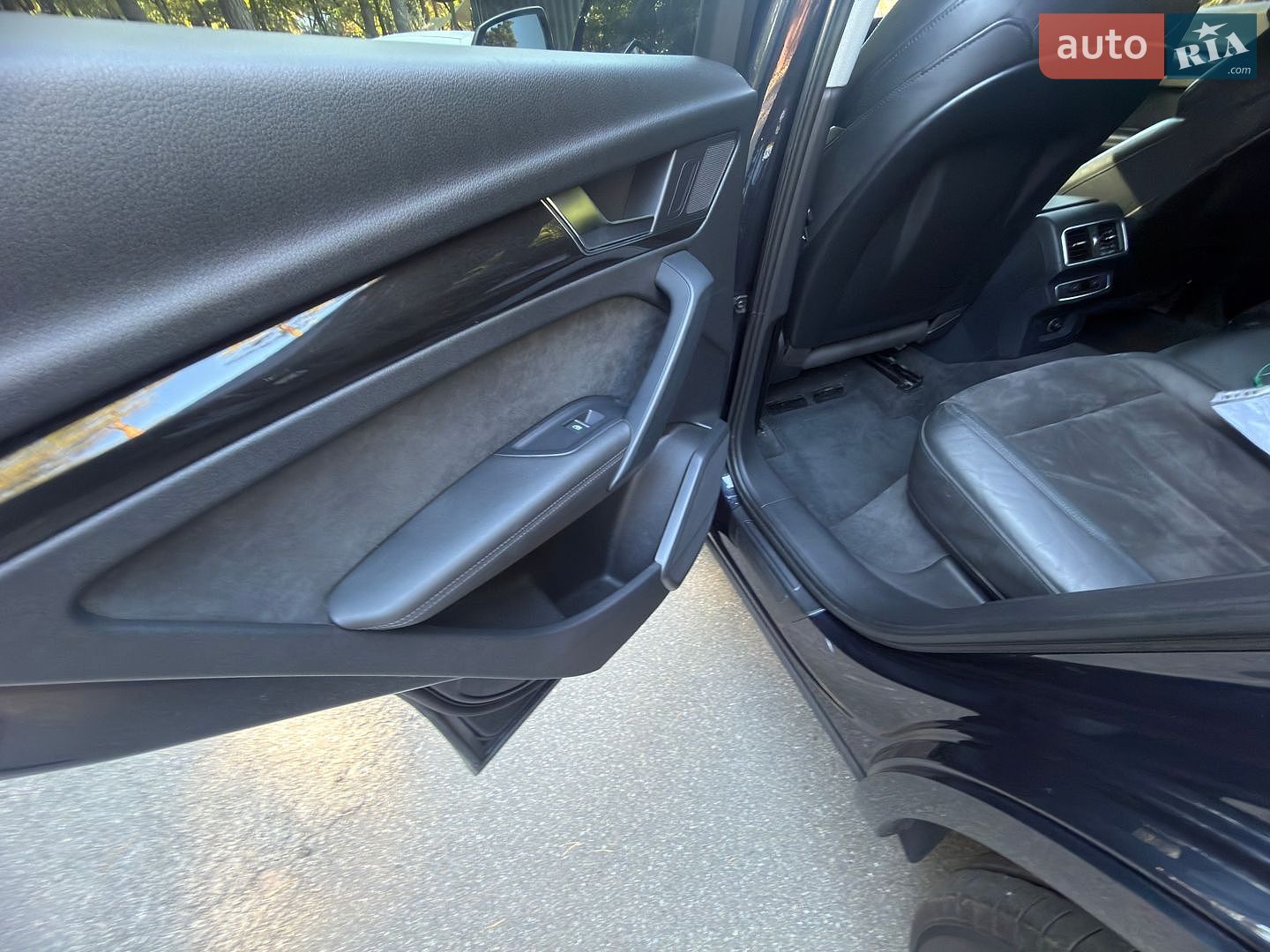 Audi Q5 2018 VIN WAUZZZFY6J2225301 фото оголошення 49 з 53