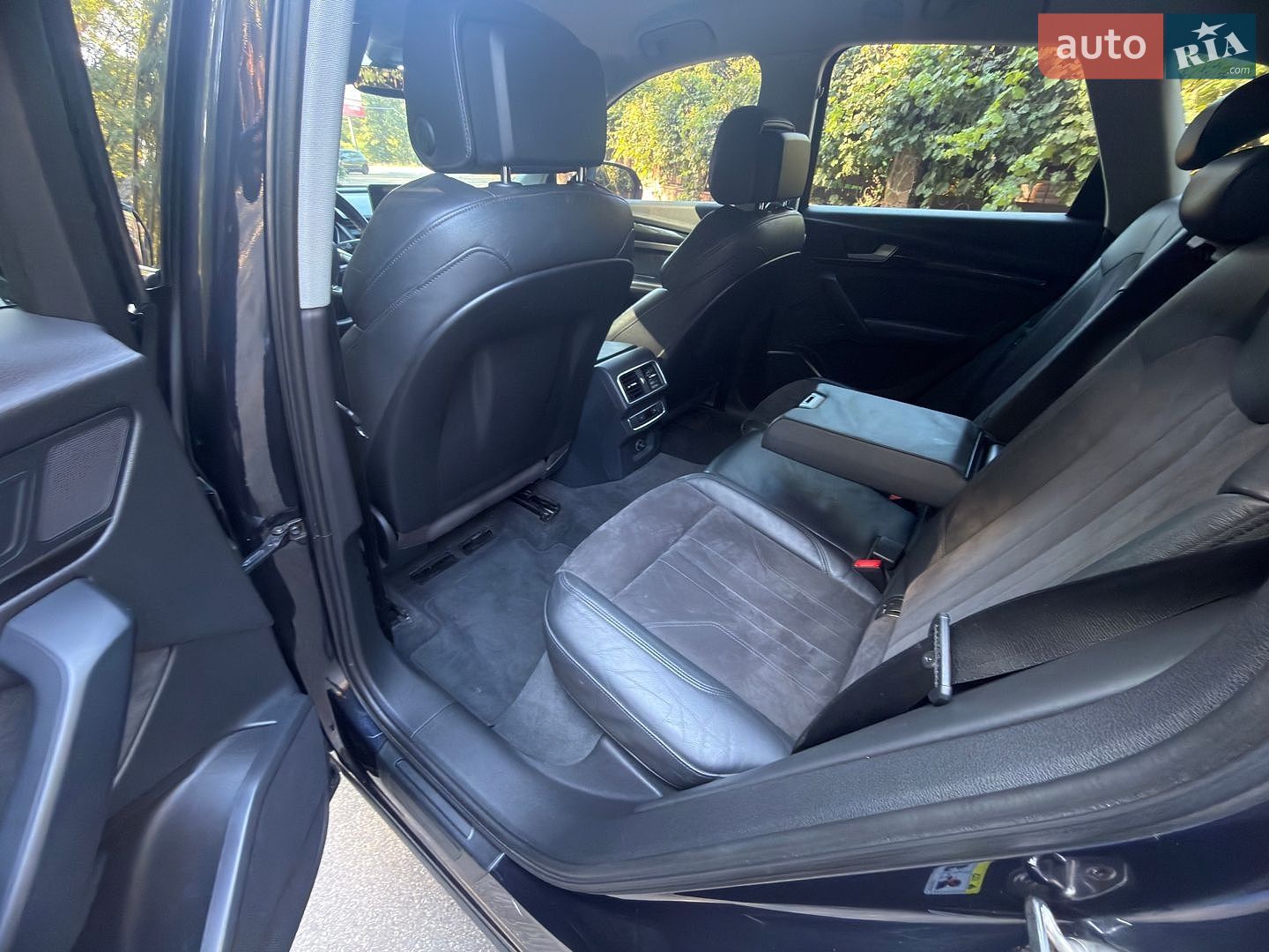 Audi Q5 2018 VIN WAUZZZFY6J2225301 фото оголошення 48 з 53