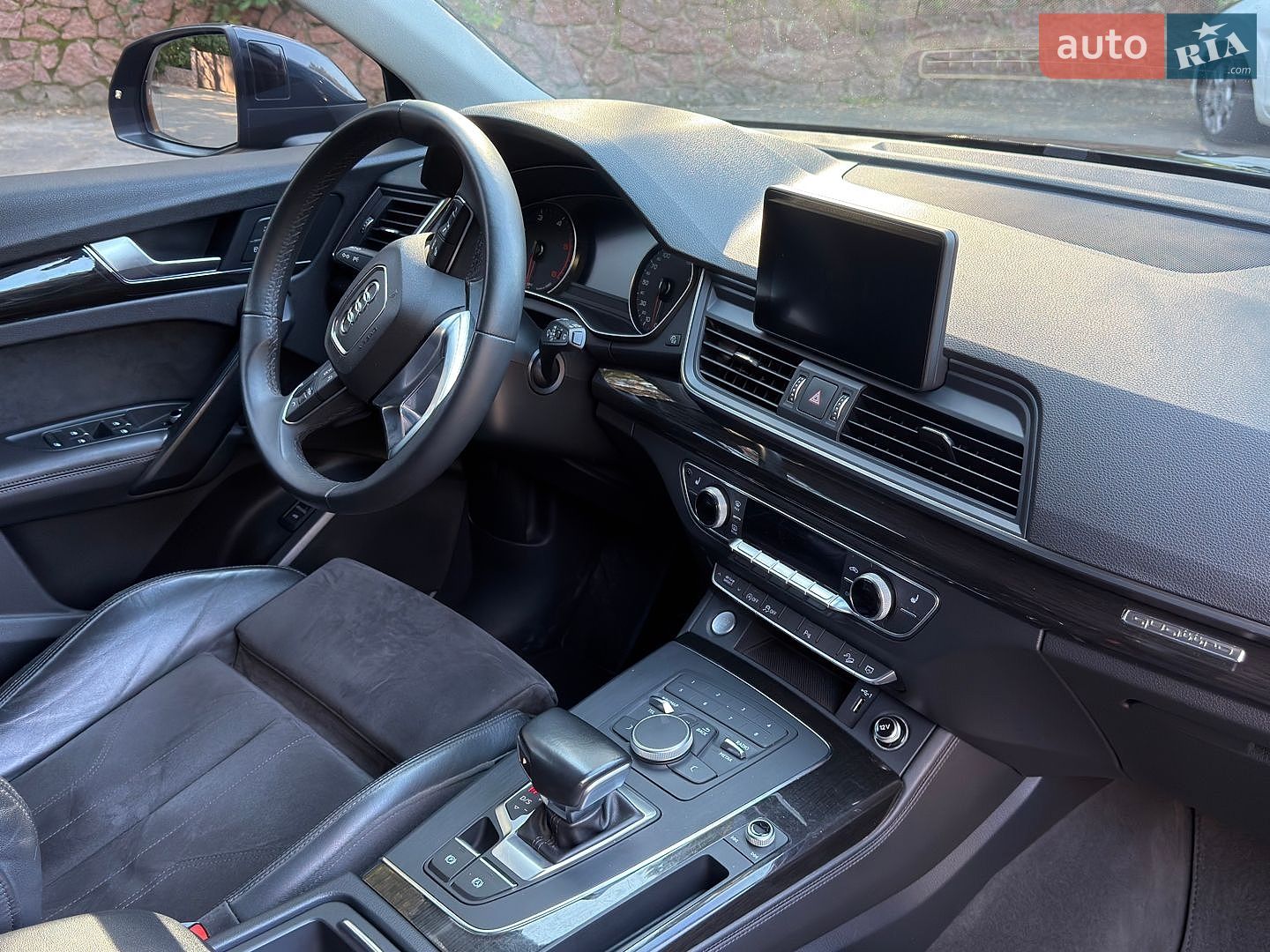 Audi Q5 2018 VIN WAUZZZFY6J2225301 фото оголошення 41 з 53