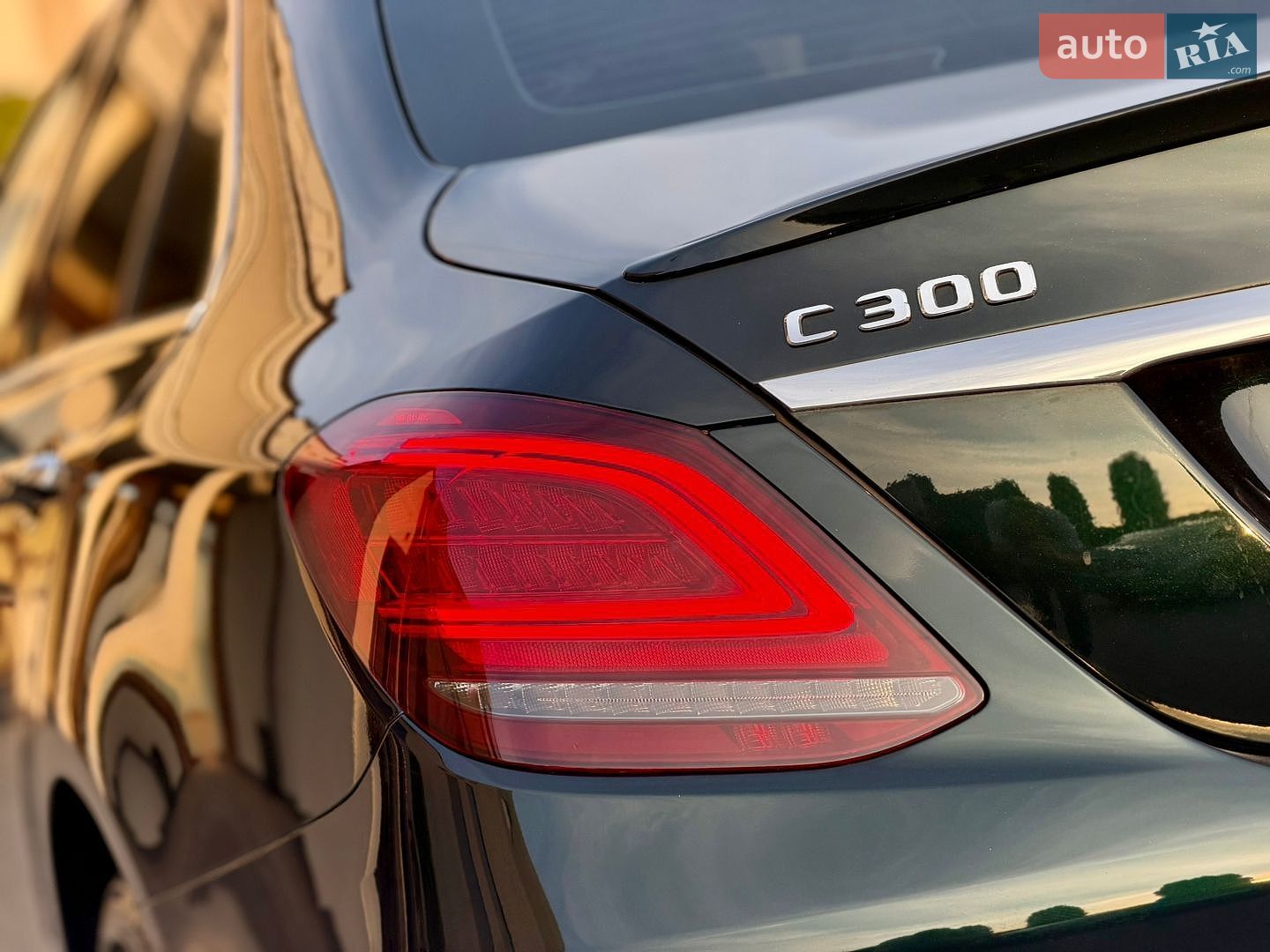 Mercedes-Benz C-Class 2019 VIN 55SWF8EB7KU314300 фото оголошення 18 з 55