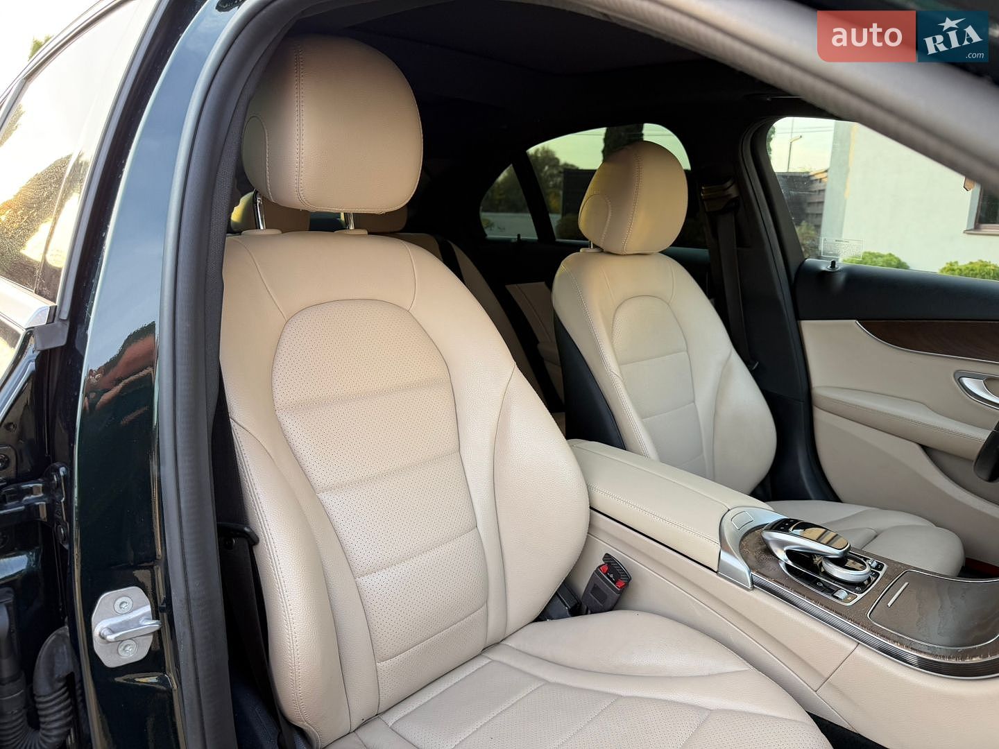 Mercedes-Benz C-Class 2019 VIN 55SWF8EB7KU314300 фото оголошення 29 з 55