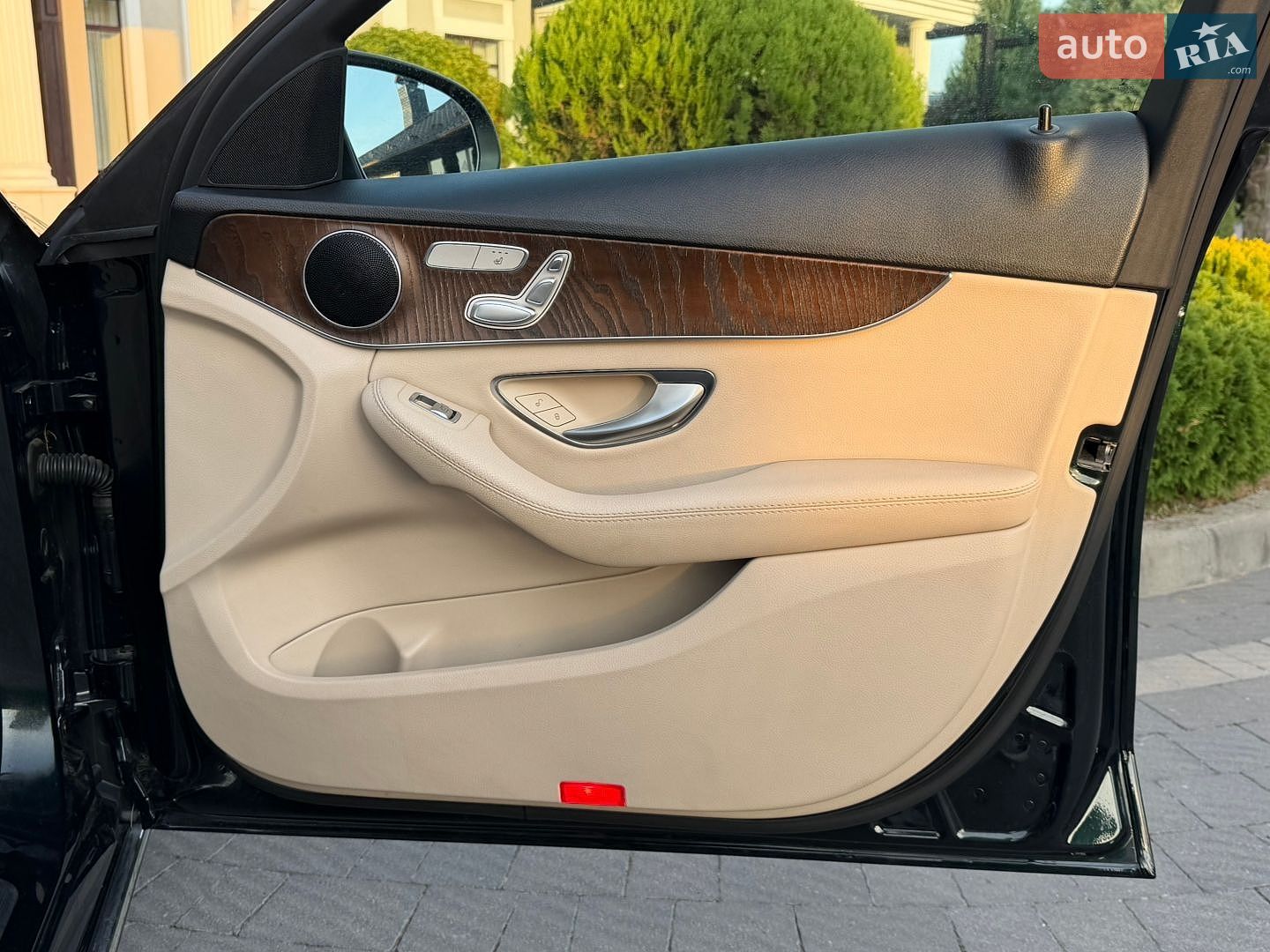 Mercedes-Benz C-Class 2019 VIN 55SWF8EB7KU314300 фото оголошення 33 з 55