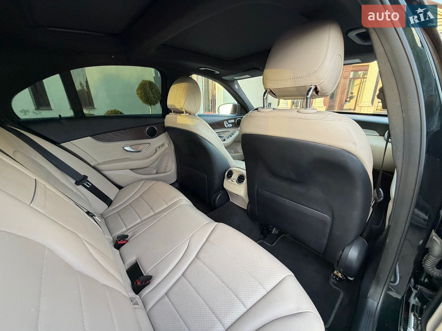 Mercedes-Benz C-Class 2019 VIN 55SWF8EB7KU314300 фото оголошення 36 з 55
