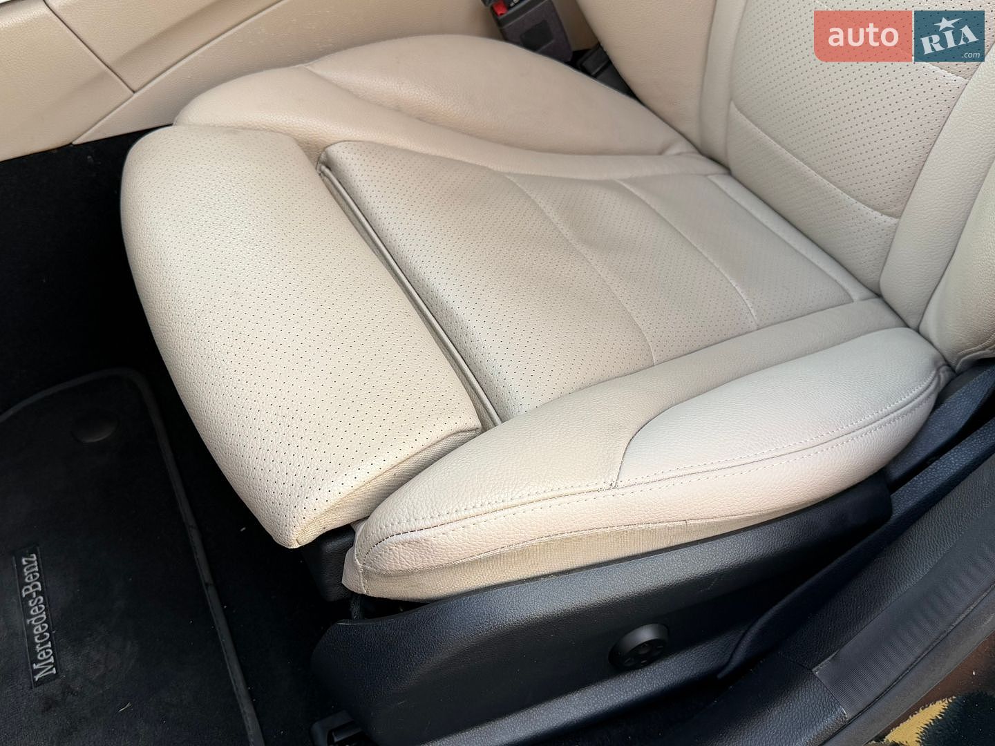 Mercedes-Benz C-Class 2019 VIN 55SWF8EB7KU314300 фото оголошення 47 з 55