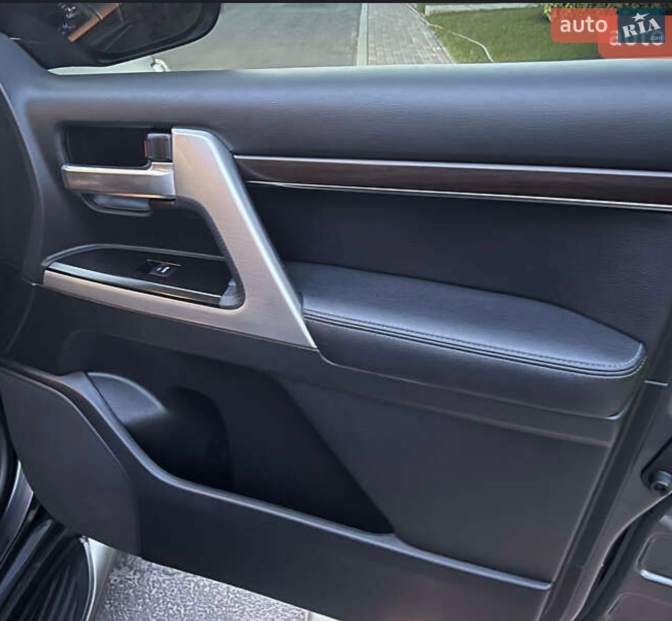 Toyota Land Cruiser 2020 VIN JTMCV05J304309132 фото оголошення 22 з 25