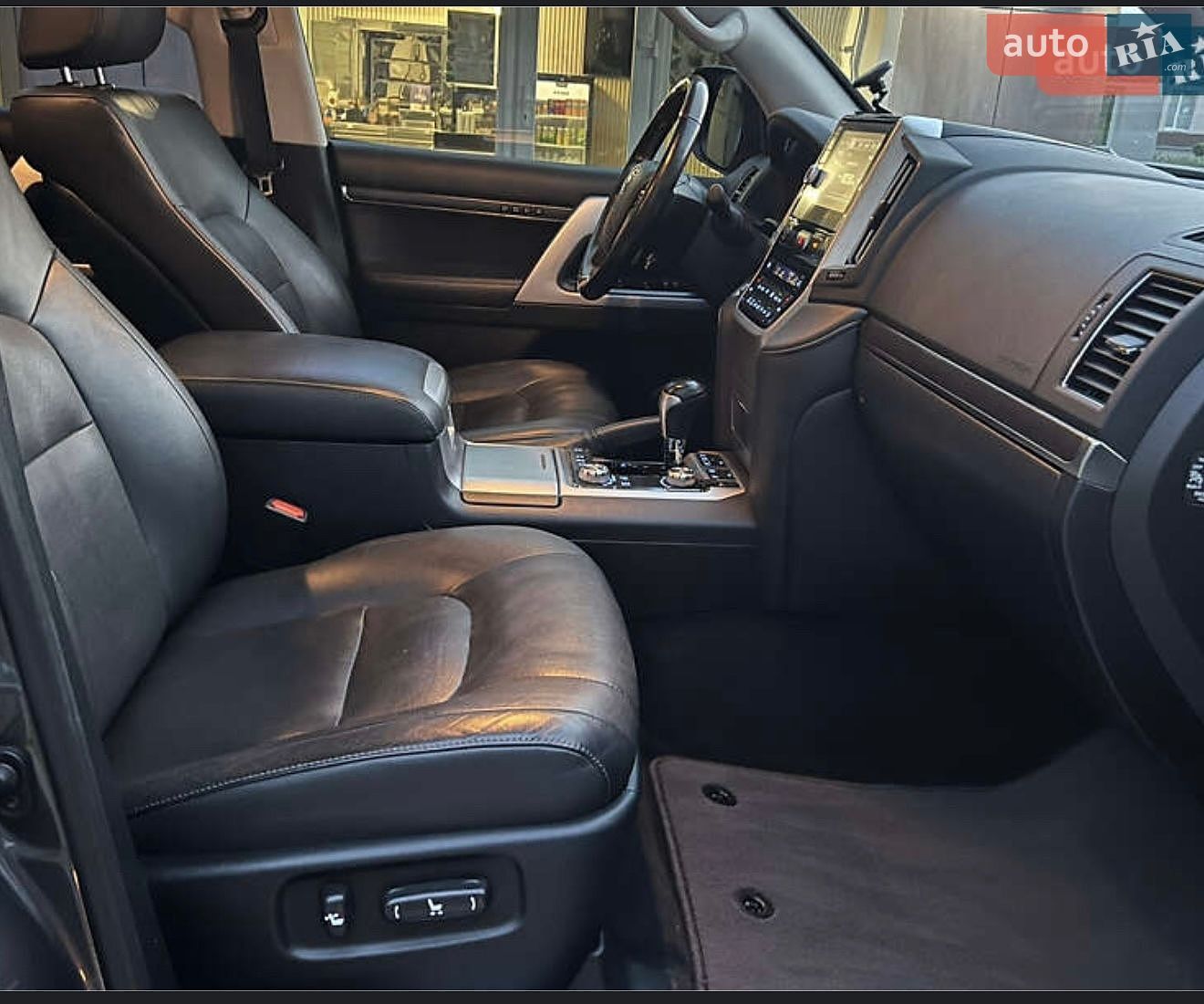 Toyota Land Cruiser 2020 VIN JTMCV05J304309132 фото оголошення 24 з 25