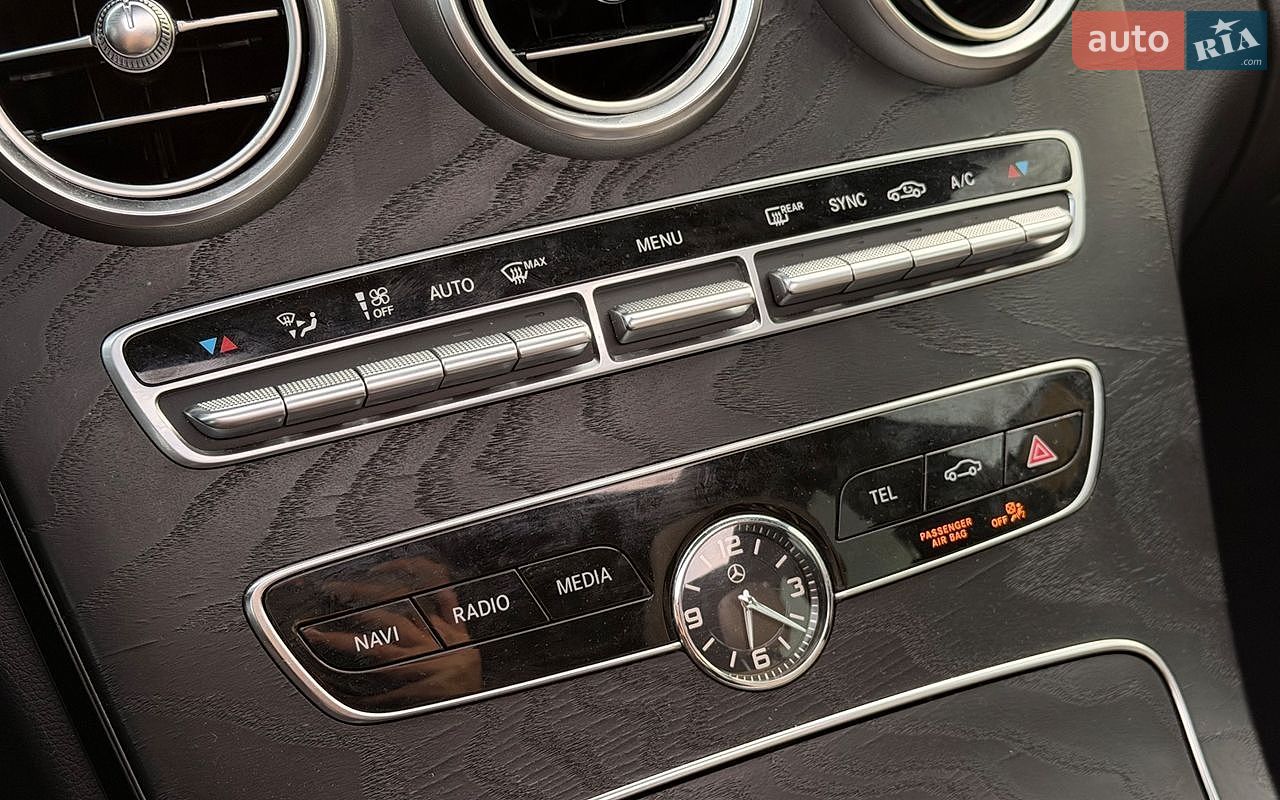Mercedes-Benz C-Class 2019 VIN 55SWF6EB0LU330327 фото оголошення 17 з 32