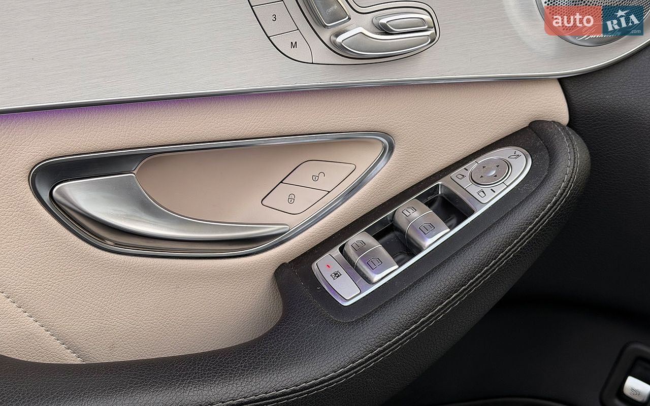 Mercedes-Benz C-Class 2019 VIN 55SWF6EB0LU330327 фото оголошення 23 з 32