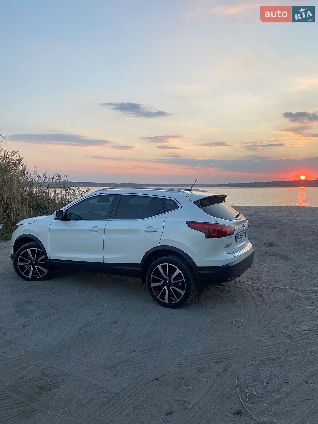 Nissan Rogue Sport 2019 VIN JN1BJ1CP4KW229448 фото оголошення 3 з 39