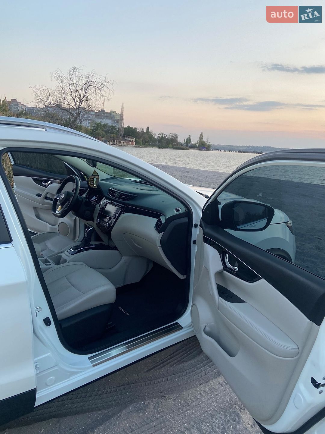Nissan Rogue Sport 2019 VIN JN1BJ1CP4KW229448 фото оголошення 27 з 39