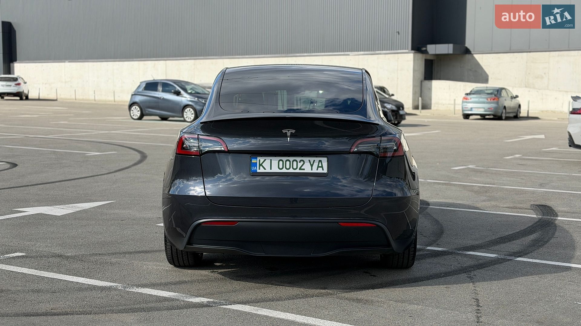 TESLA MODEL Y 2024 VIN 7SAYGDED4RA324326 фото оголошення 5 з 22