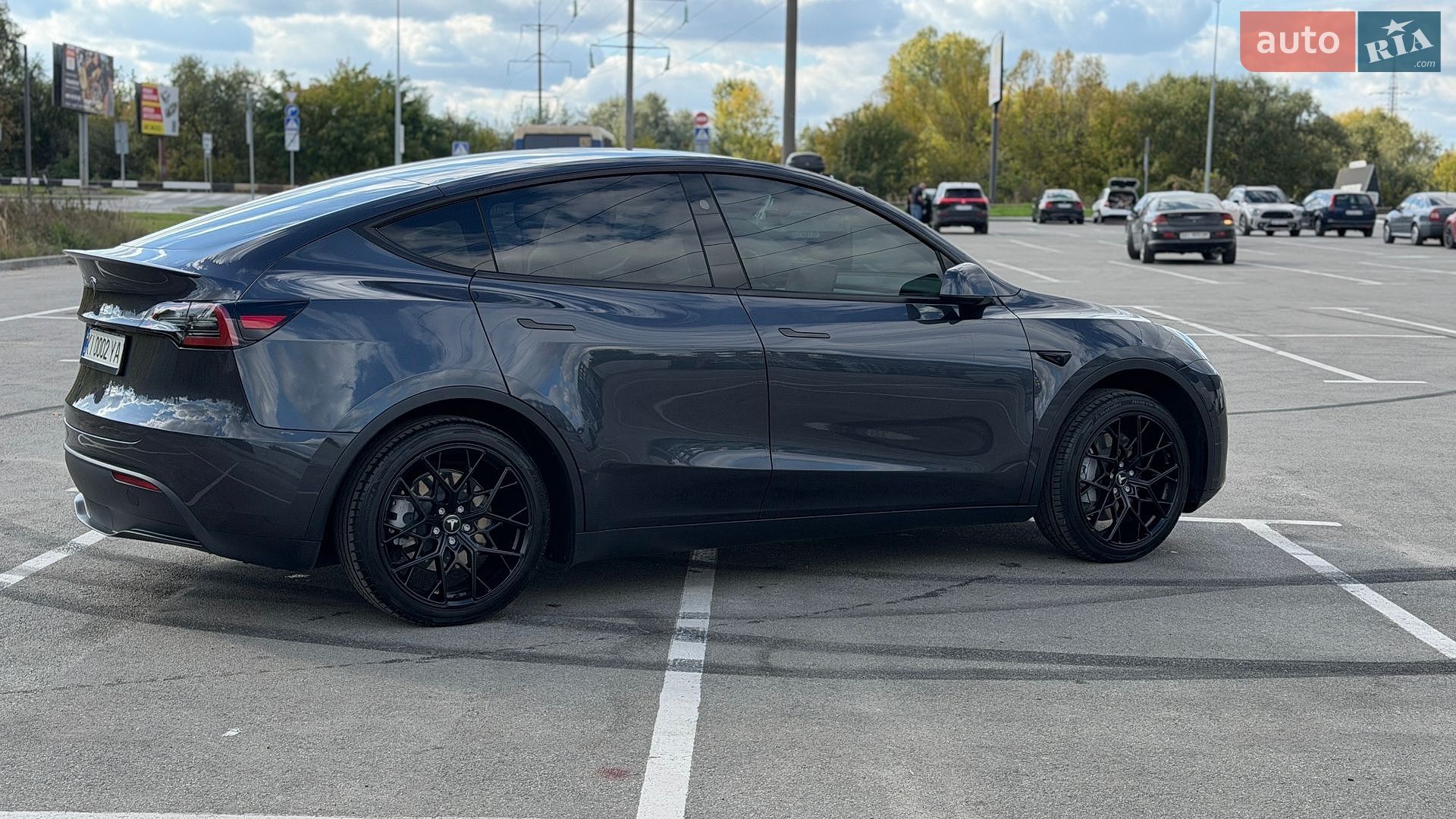 TESLA MODEL Y 2024 VIN 7SAYGDED4RA324326 фото оголошення 14 з 22