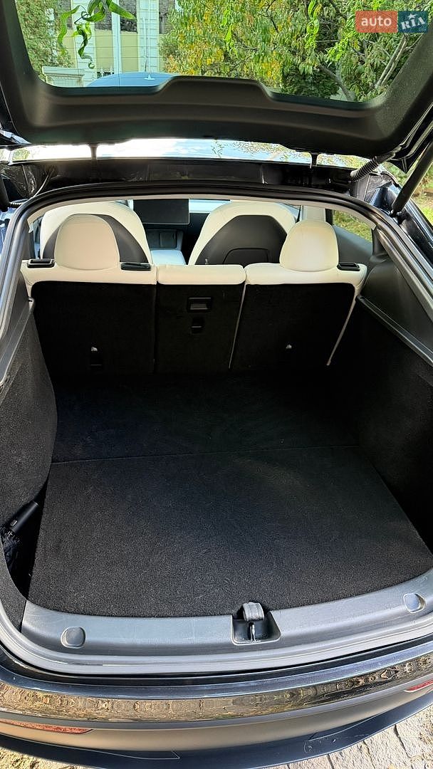 TESLA MODEL Y 2024 VIN 7SAYGDED4RA324326 фото оголошення 22 з 22