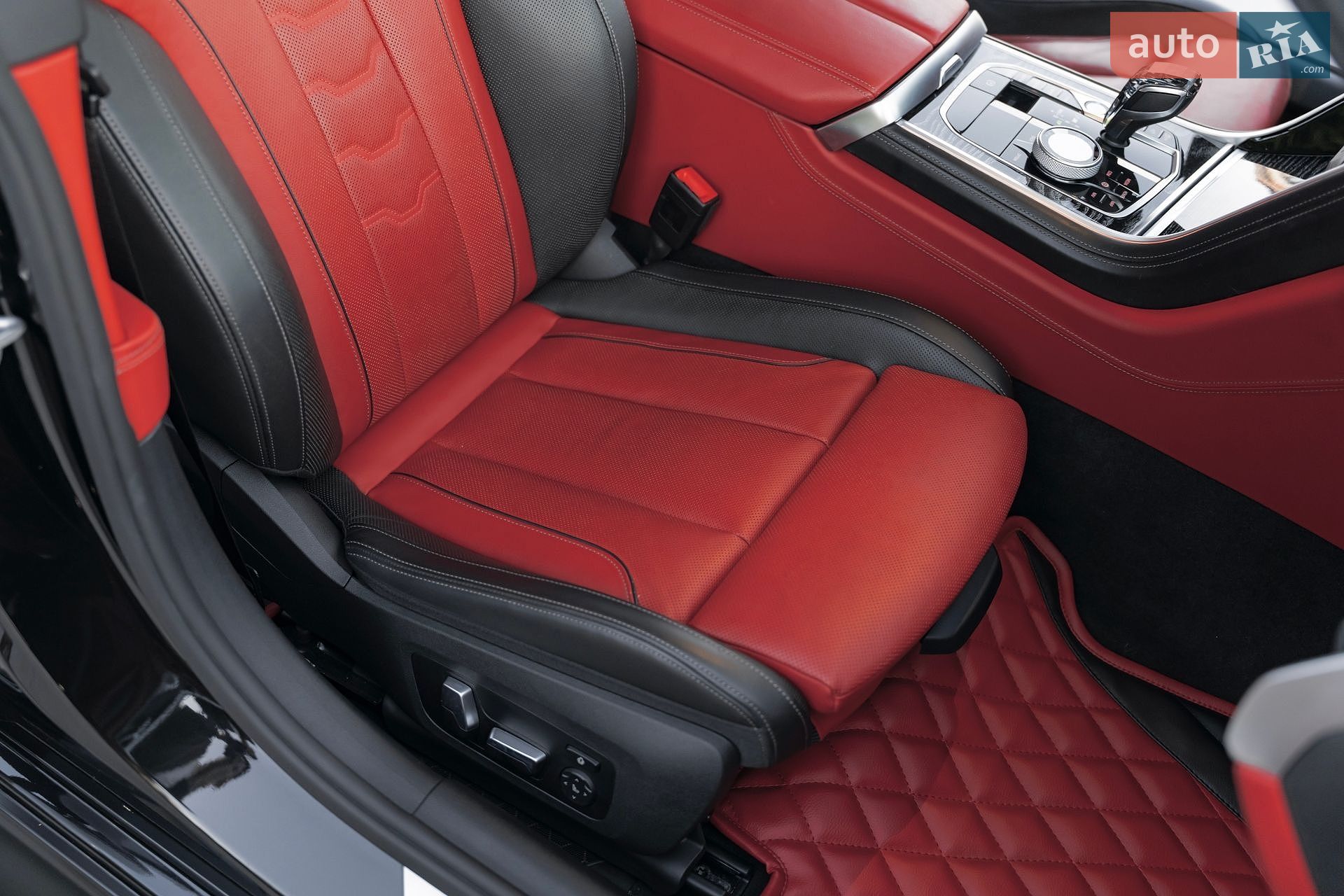 BMW 8 Series Gran Coupe 2019 VIN WBAGV8C06LBP48977 фото оголошення 74 з 90