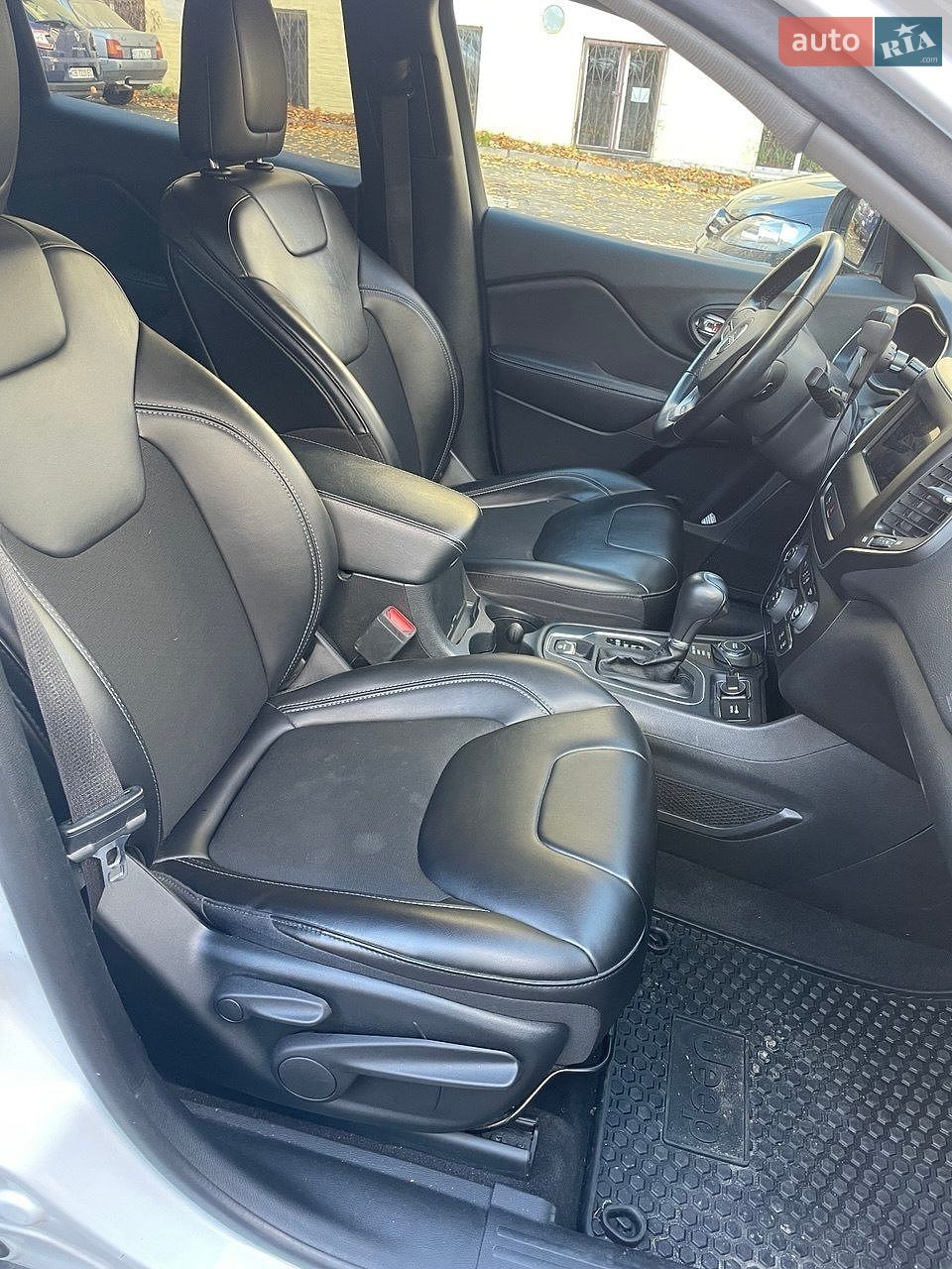 JEEP CHEROKEE 2019 VIN 1C4PJMLB5LD569133 фото оголошення 5 з 10